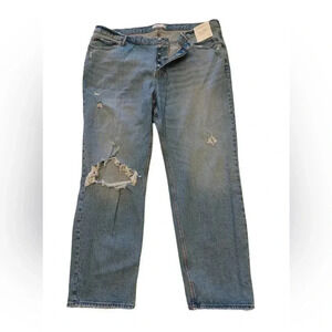 Ambercrombie & Fitch The Dad High Rise  Distressed Light Wash Jeans Size 36